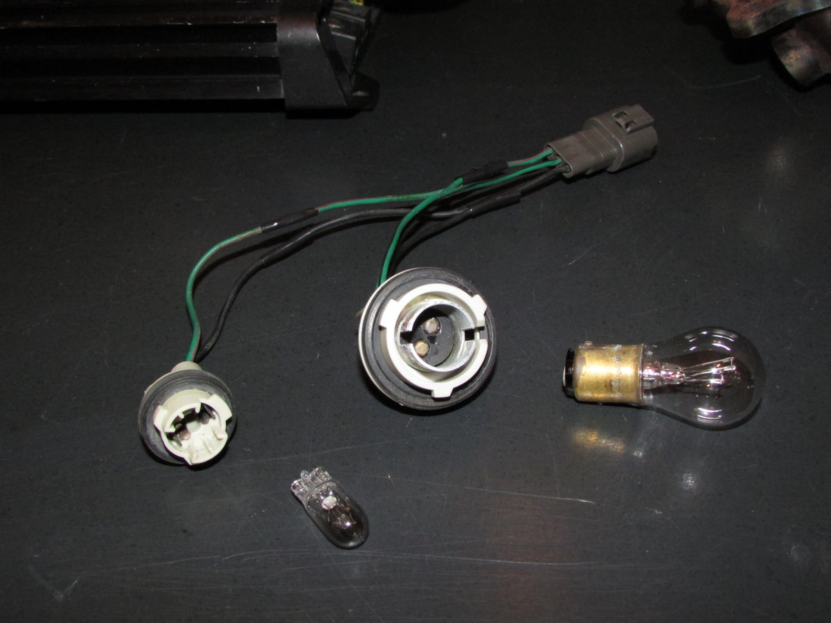 90 91 92 93 94 95 96 Nissan 300ZX OEM Front Turn Signal Light Bulb