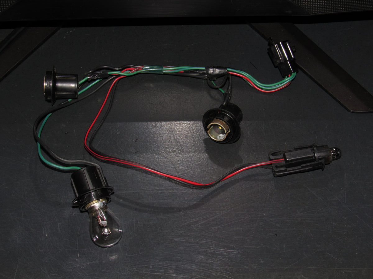 CRX US テールランプ 配線付き 84 85 86 87 Honda CRX OEM Tail Light Bulb Socket & Harness - Right