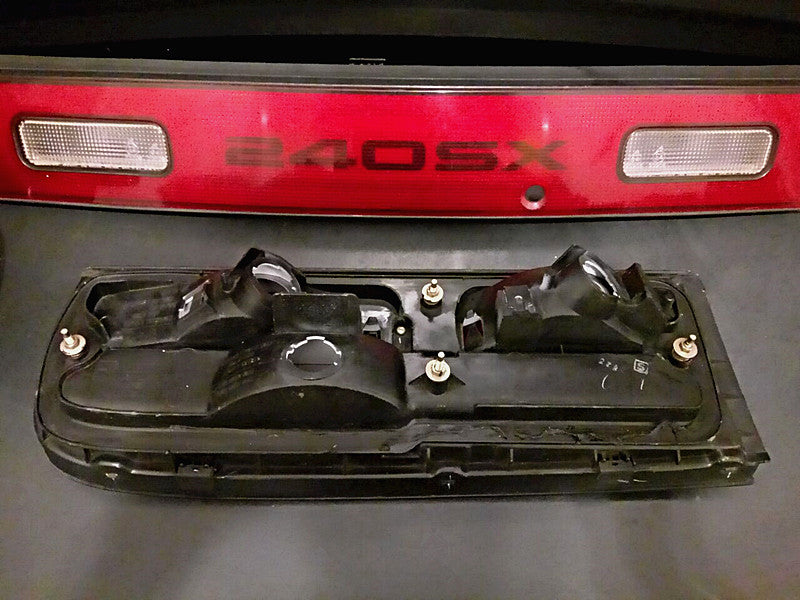 90 91 92 93 94 95 96 Nissan 300ZX Tail Light Right – Autopart3