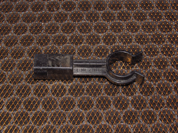 06-15 Mazda Miata OEM Engine Vacuum Breather Hose Retainer Clip
