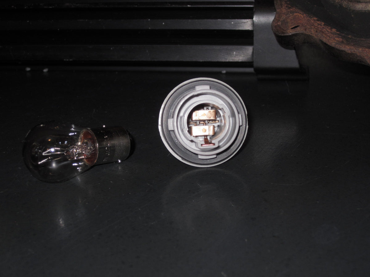 91 92 93 94 95 Toyota MR2 OEM Front Turn Signal Light Bulb Socket - Le ...