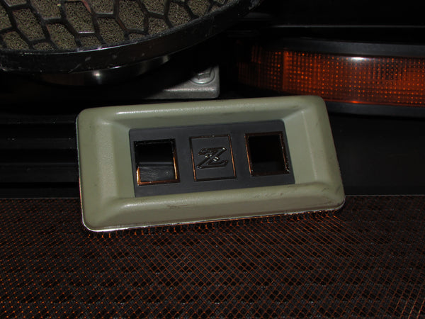 81 82 83 Datsun 280zx OEM Power Window Switch Bezel Cover Trim - left
